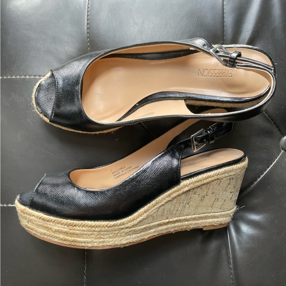 Expression wedges - Picture 1 of 1